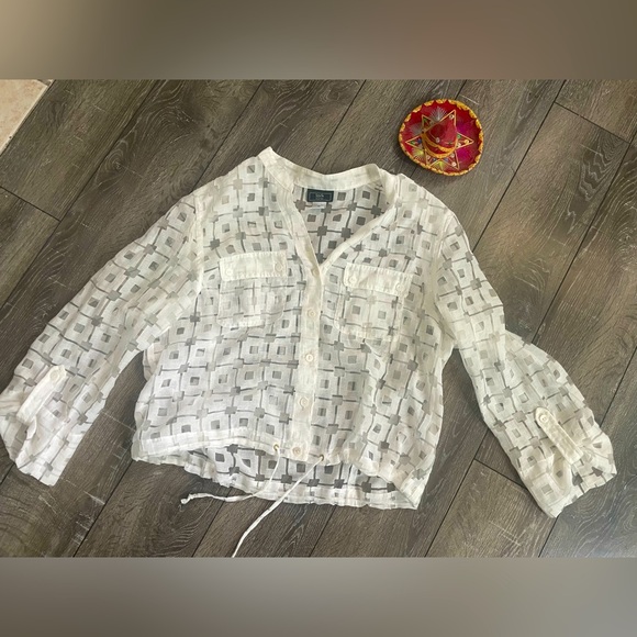 LARK LANE White Sheer Button-Up Women's Top - Picture 1 of 8